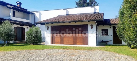 3 bedrooms Villa in Vigevano, Italy No. 85866 5