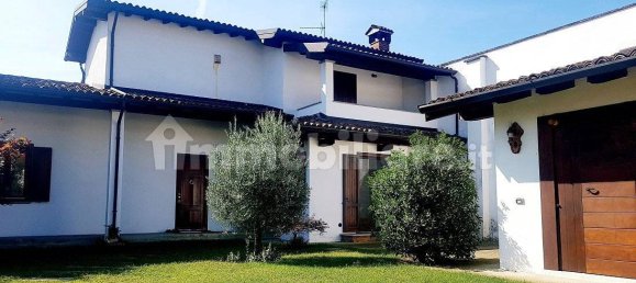 3 bedrooms Villa in Vigevano, Italy No. 85866 3