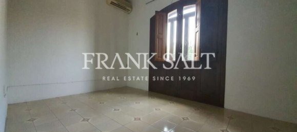 4 bedrooms Villa in Kappara, Malta No. 3300 4