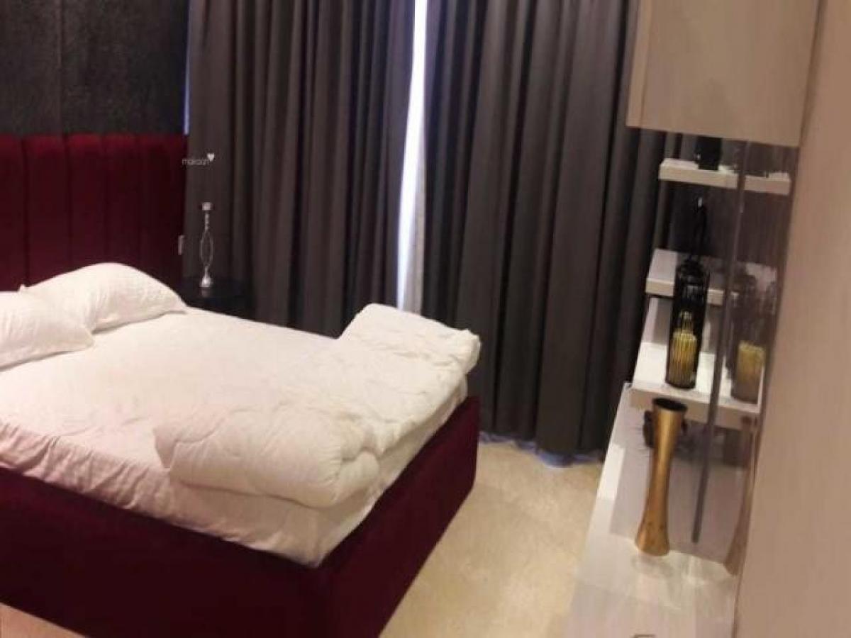 3 bedrooms House in Mumbai, India No. 42812