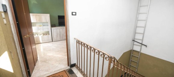 2 bedrooms Apartment in Genoa, Italy No. 135271 2