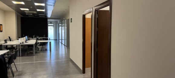 517m² Commercial property in Roquetas de Mar, Spain No. 151260 11