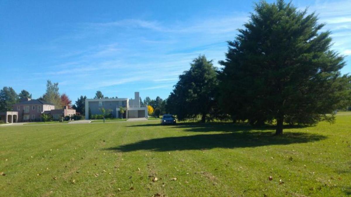  Land in Pilar, Argentina No. 111174