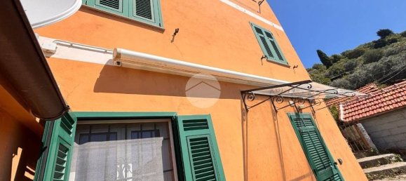 3 Schlafzimmer Haus in Genoa, Italy, Nr. 288830 8