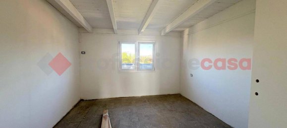 3 rooms Apartment in Tivoli, Italy No. 57949 12