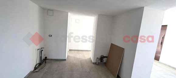 3 rooms Apartment in Tivoli, Italy No. 57949 9