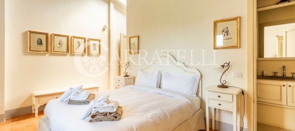 6 bedrooms House in Palaia, Italy No. 56877 40