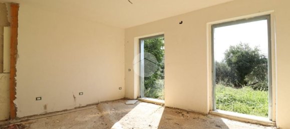 8 bedrooms House in Pianella, Italy No. 372150 10