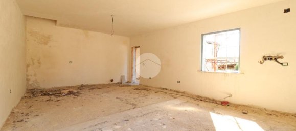 8 bedrooms House in Pianella, Italy No. 372150 5