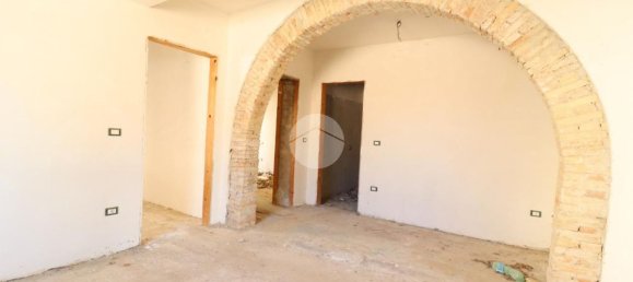 8 bedrooms House in Pianella, Italy No. 372150 2