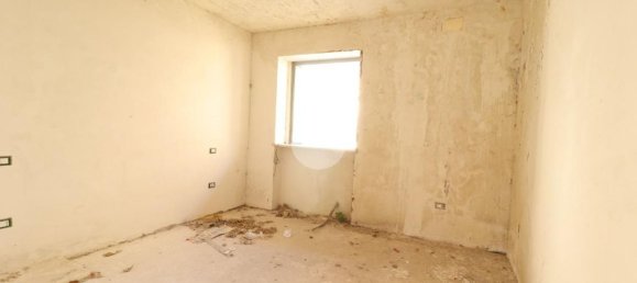 8 bedrooms House in Pianella, Italy No. 372150 14