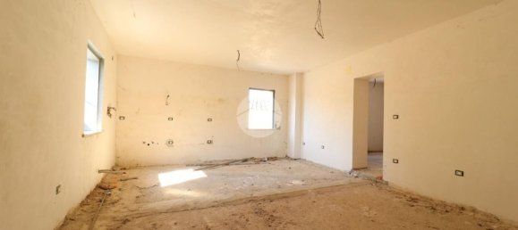 8 bedrooms House in Pianella, Italy No. 372150 7