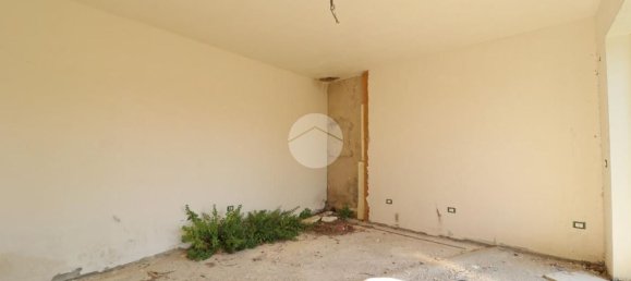 8 bedrooms House in Pianella, Italy No. 372150 12