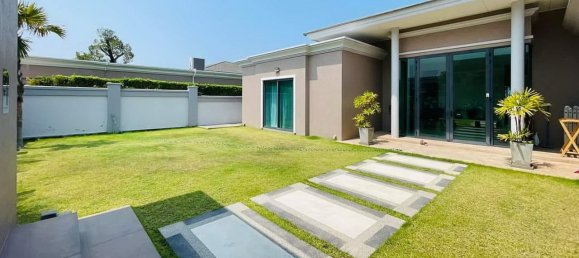 3 bedrooms Villa in Pattaya, Thailand No. 5837 9