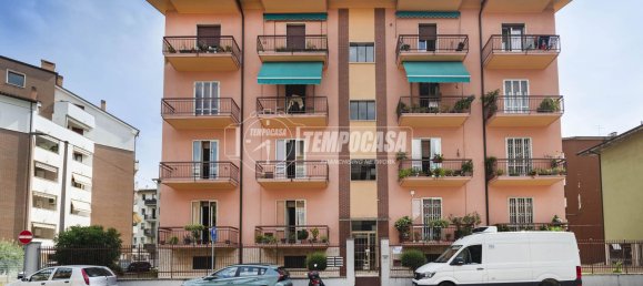 Apartamento de 4 habitaciónes en Verona, Italy No. 266259 2