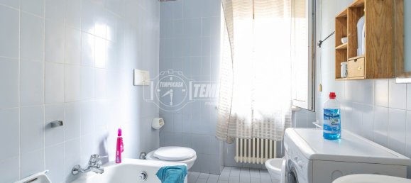 Apartamento de 4 habitaciónes en Verona, Italy No. 266259 13