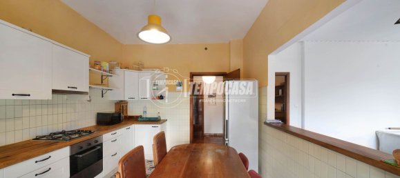 Apartamento de 4 habitaciónes en Verona, Italy No. 266259 26