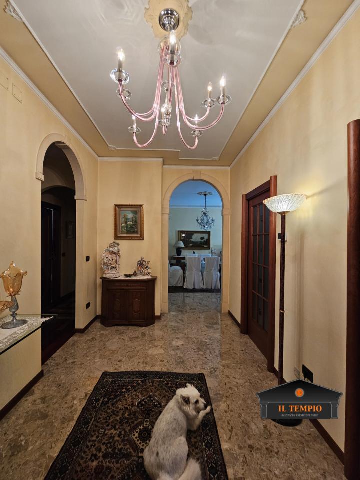 5 rooms Apartment in Vicenza, Italy No. 83880