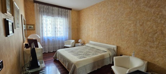 5 rooms Apartment in Vicenza, Italy No. 83880 6