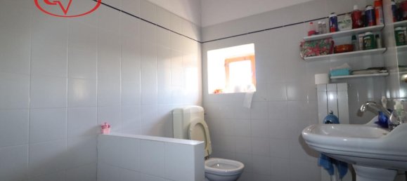 10-salle Maison à Loro Ciuffenna, Italy No. 231828 26