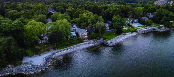 4 bedrooms House in Oakville, Canada No. 968 2