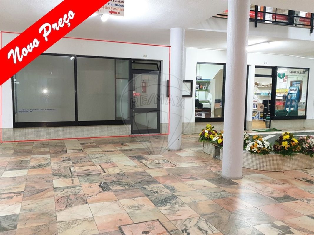 35m² Commercial property in Arcos de Valdevez, Portugal No. 74254