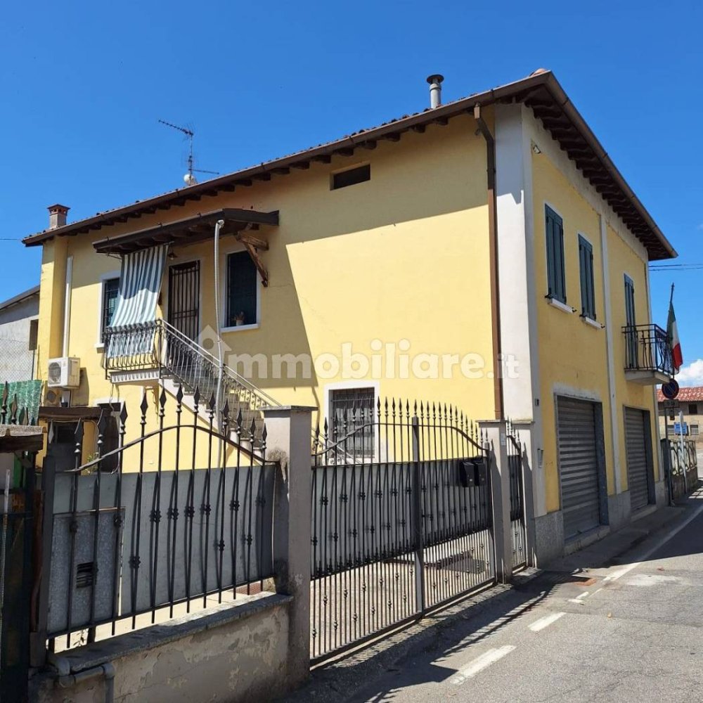 Дом с 2 спальнями в Корцано, Италия № 268607