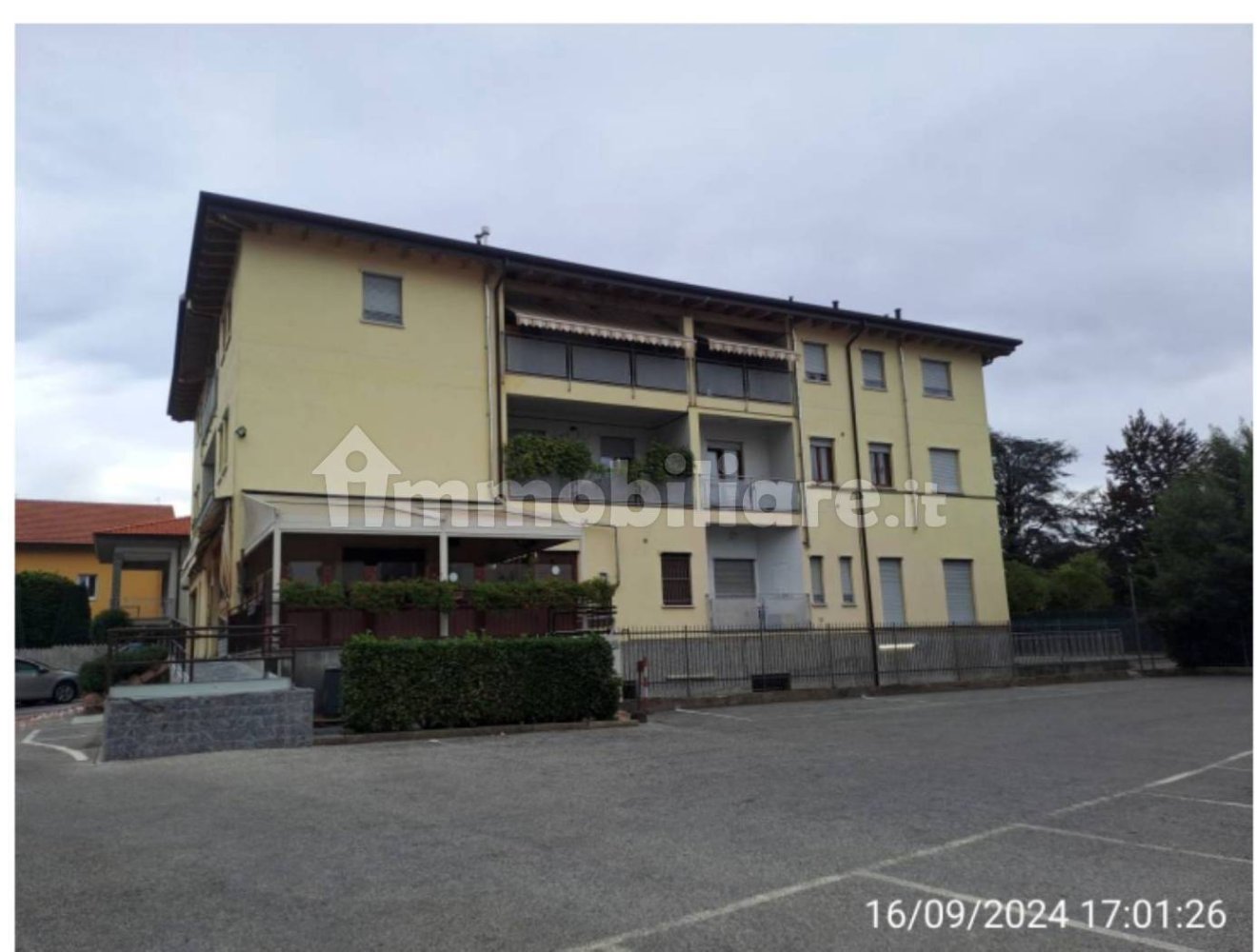 2 Schlafzimmer Wohnung in Induno Olona, Italy, Nr. 3179