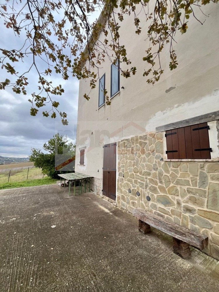4 rooms House in Staffolo, Italy No. 143314