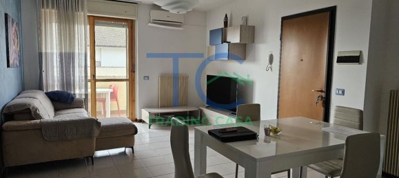3 rooms Apartment in Piacenza, Italy No. 202068 4