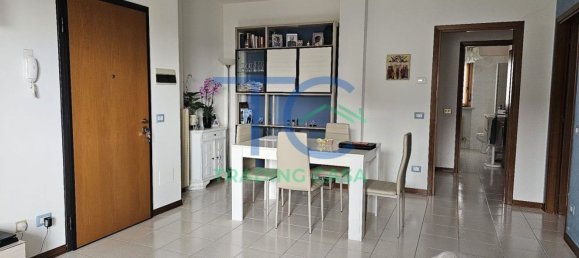 3 rooms Apartment in Piacenza, Italy No. 202068 3