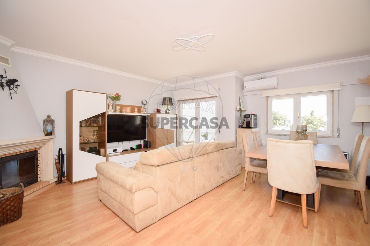 3 bedrooms Apartment in Rio de Mouro, Portugal No. 285403