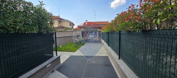 2غرفة شقة في Bollate, Italy رقم 267979 16