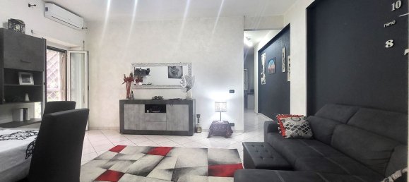 3 rooms Apartment in Rome, Italy No. 203904 2