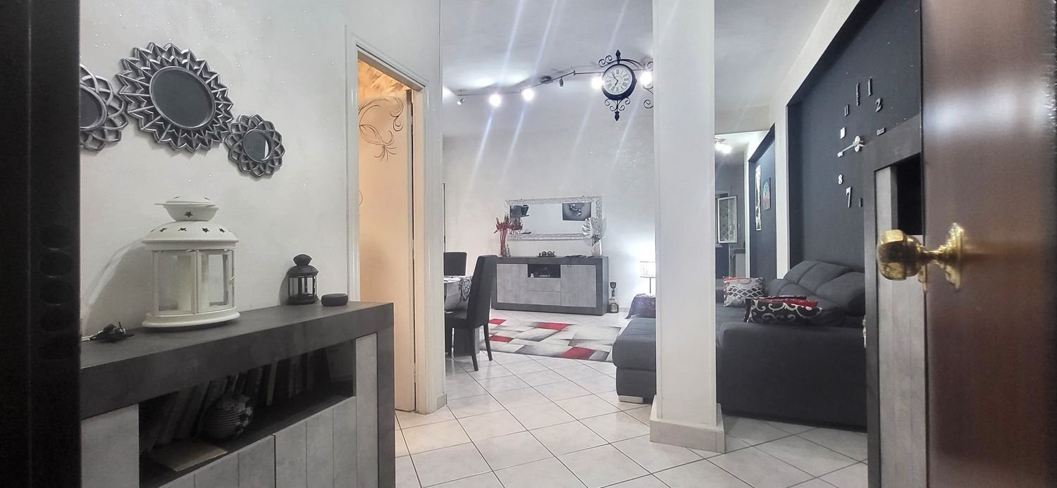 Квартира с 3 комнатами в Рим, Италия № 203904