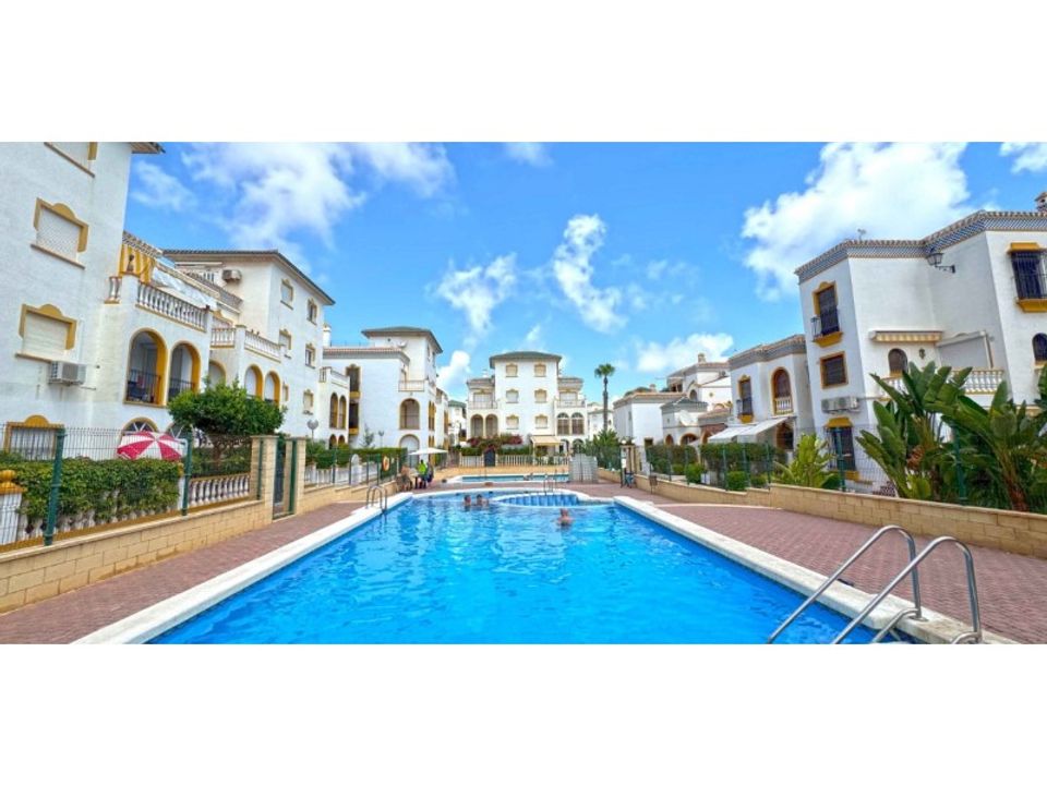 3 bedrooms Duplex in Torrevieja, Spain No. 177334