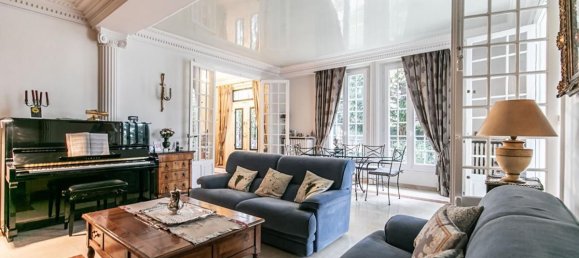 5 bedrooms House in Sucy-en-Brie, France No. 185161 3