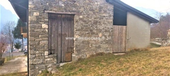 Дом с 2 комнатами в Сан Джованни Бьянко, Италия № 156970 2