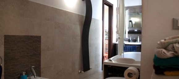 2 rooms Apartment in Rome, Italy No. 11122 12