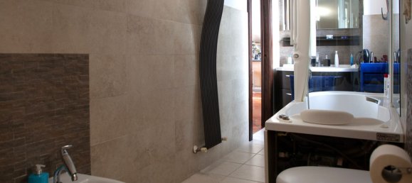 2 rooms Apartment in Rome, Italy No. 11122 10