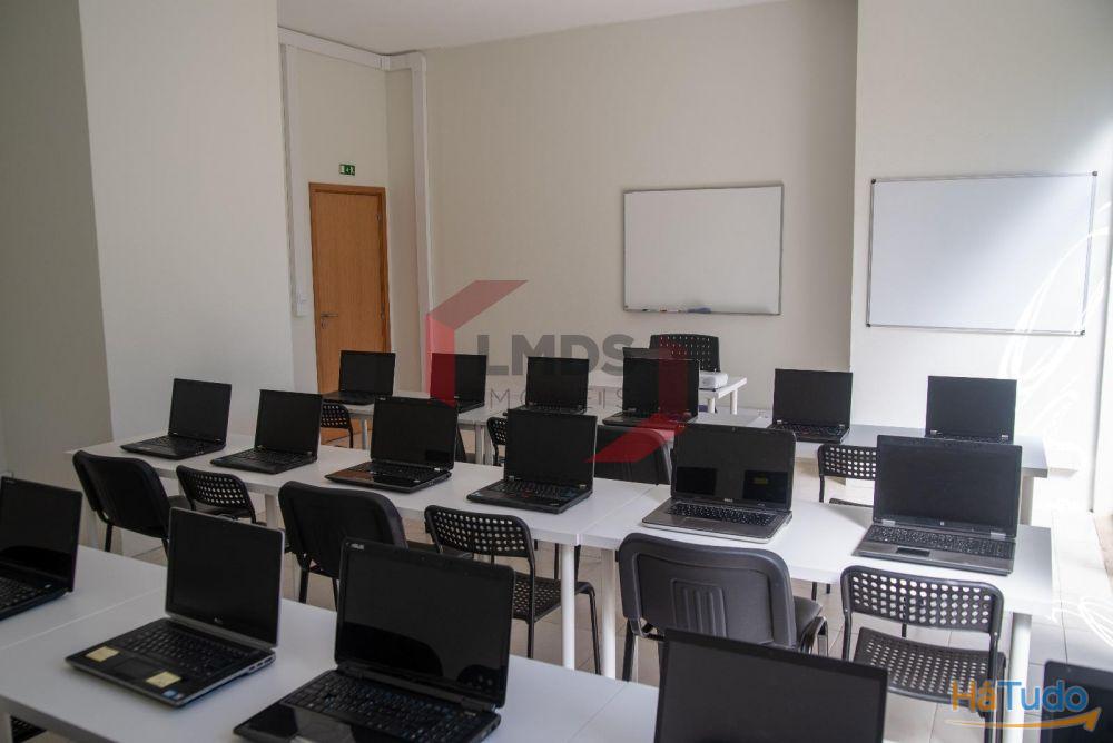 Офис 151м² в Вила Нова ди Гая, Португалия № 197189