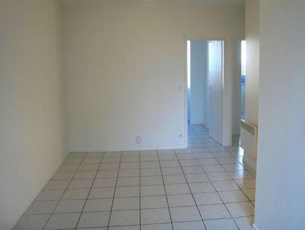 2 bedrooms Condo in Givors, France No. 36037