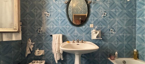 4 rooms Apartment in Bologna, Italy No. 293370 10