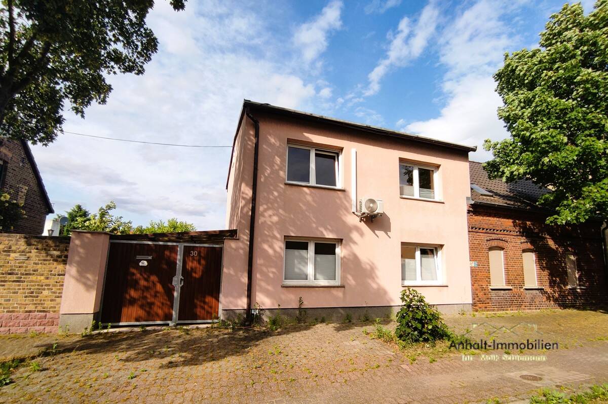 3 bedrooms Townhouse in Anhalt-Bitterfeld, Germany No. 262426