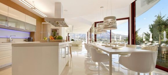 7 bedrooms Villa in Marbella, Spain No. 89459 2