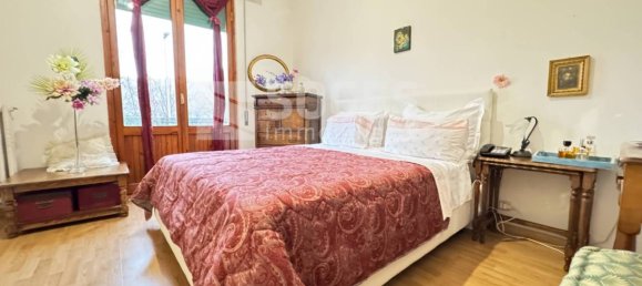 2 bedrooms Apartment in Reggello, Italy No. 11933 4