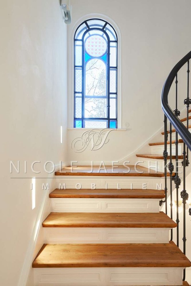 Villa de 8 dormitorios en Eimsbuttel, Germany No. 350102