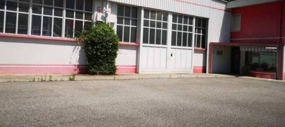 665m² Commercial property in Prevalle, Italy No. 335639 6