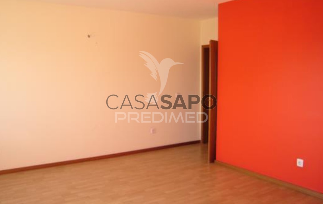 2 bedrooms Apartment in Sao Joao da Madeira, Portugal No. 221718