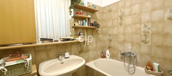 4 bedrooms Apartment in Rome, Italy No. 335482 25